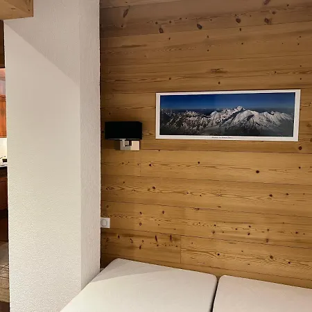 Large Premium Alpine For 4 To 8 People *